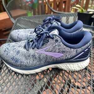 Brooks Ghost 11 Size 8